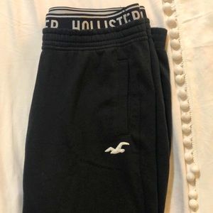 Brand : Hollister  Size : Medium  Color : Black